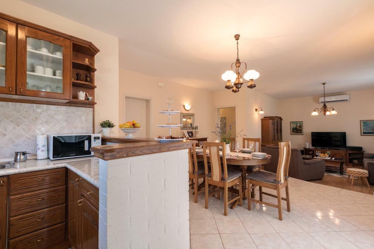 Villa Bosko Kastela Ngoại thất bức ảnh